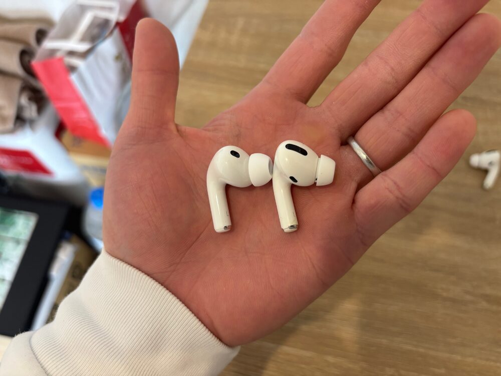 AirPods Pro 3とAirPods Pro 2のスペック比較画像