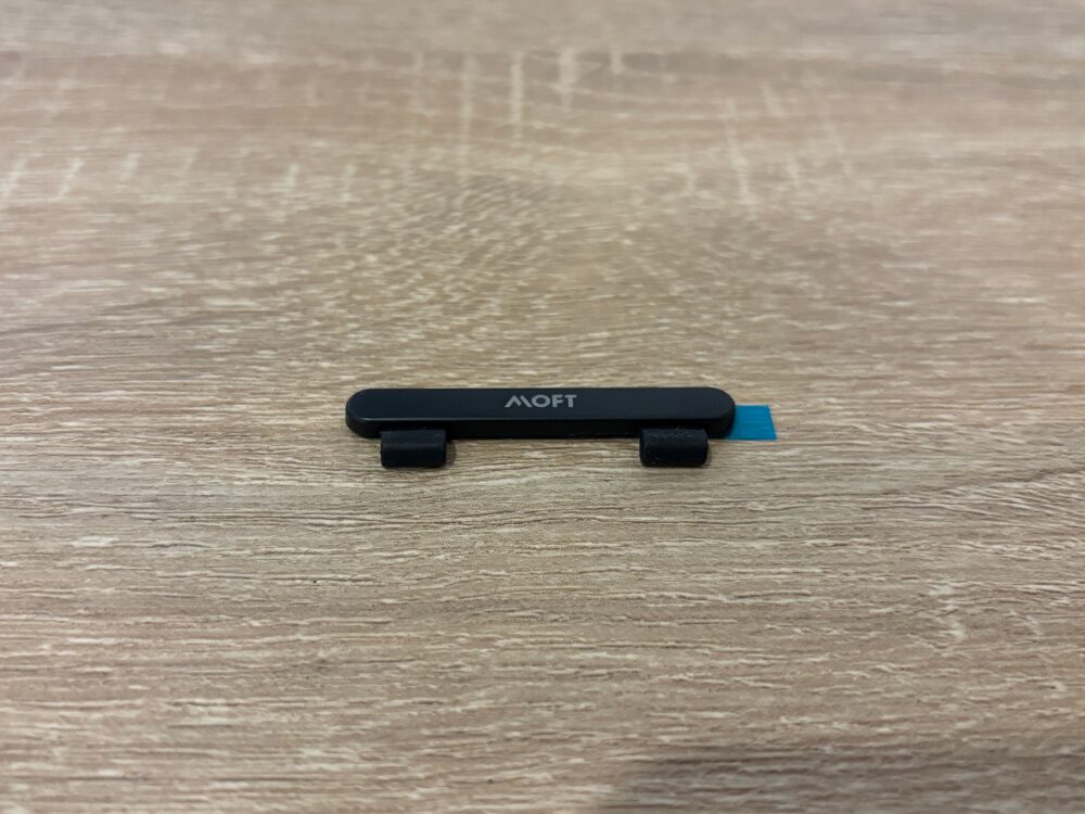 MOFTスマホストラップのプラスチックホルダーの画像