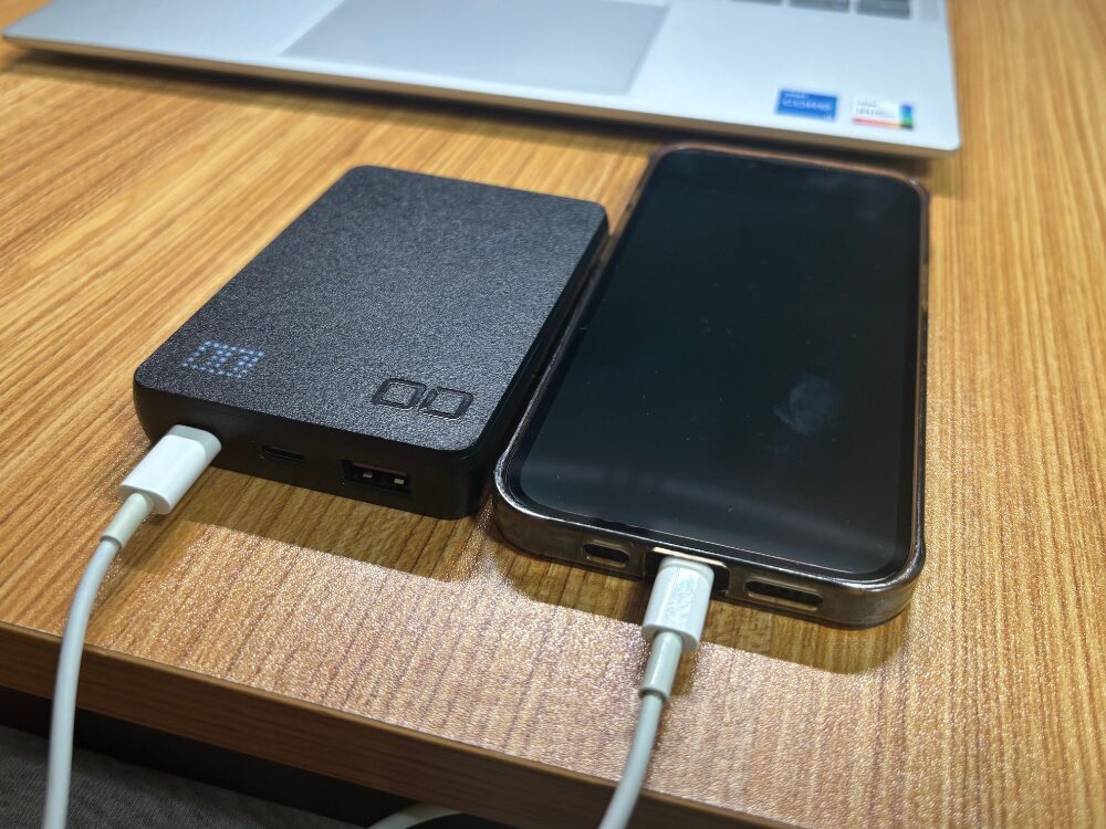 CIO SMARTCOBY Pro SLIM　充電　画像