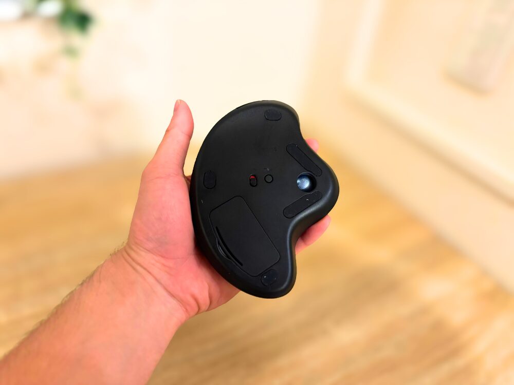 M575 マウス　裏　画像