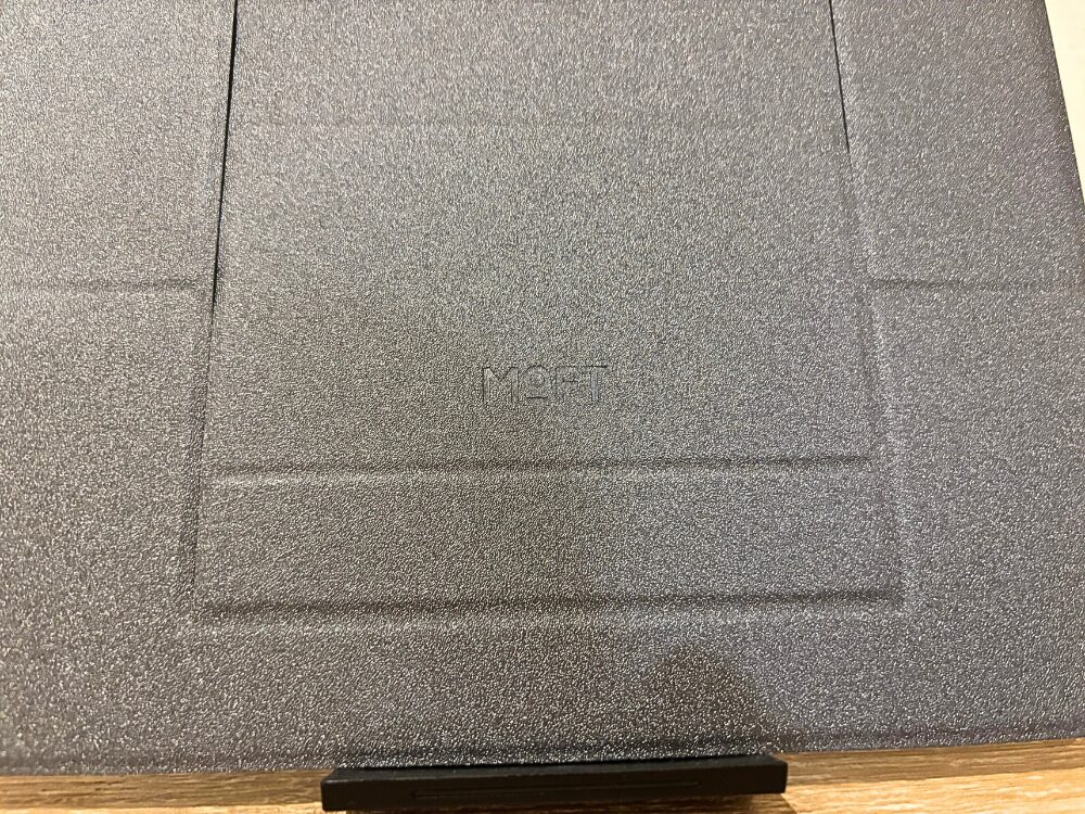 MOFT ノートPCスタンドのロゴの画像
