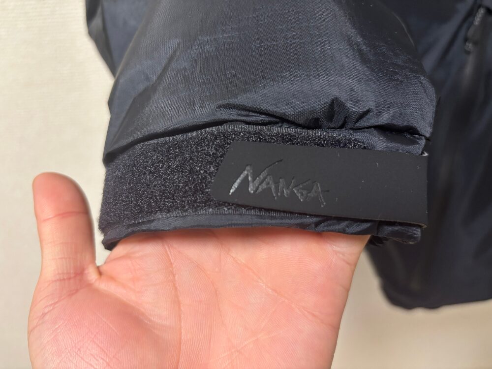 NANGAオーロラテックスダウンジャケットの腕周り画像