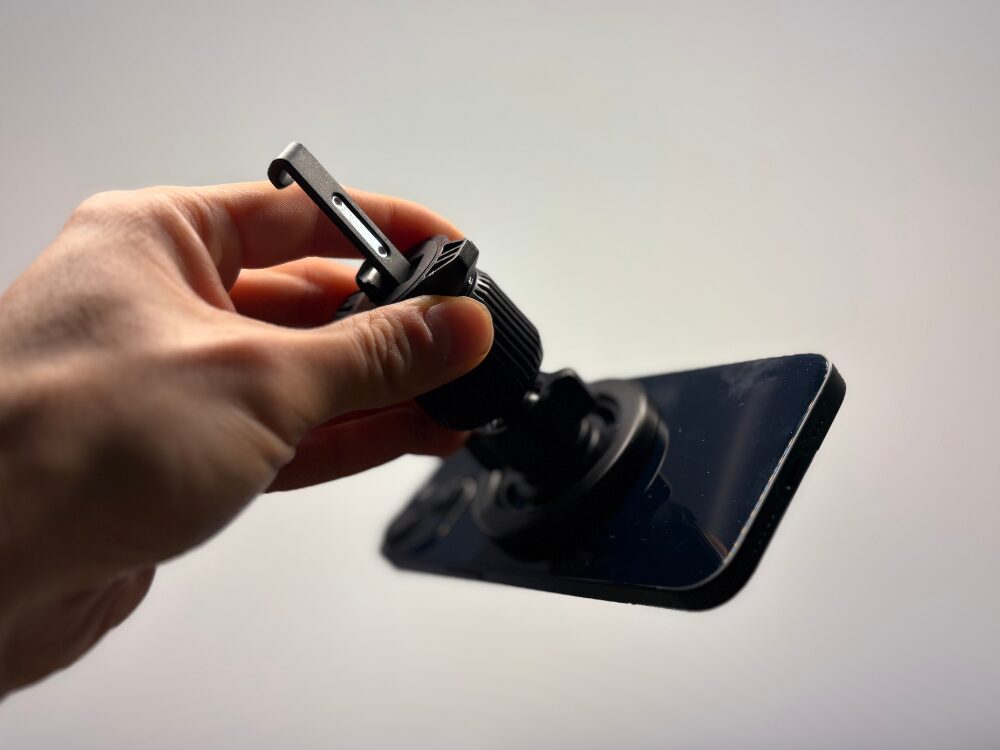 UGREEN MagSafe車載ホルダー ホールド　画像