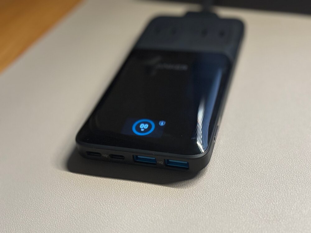 Anker Prime Charging Station 140W　デスク　画像