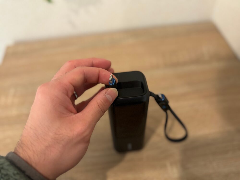 Anker Power Bank 25000mAh　ケーブル　収納　画像