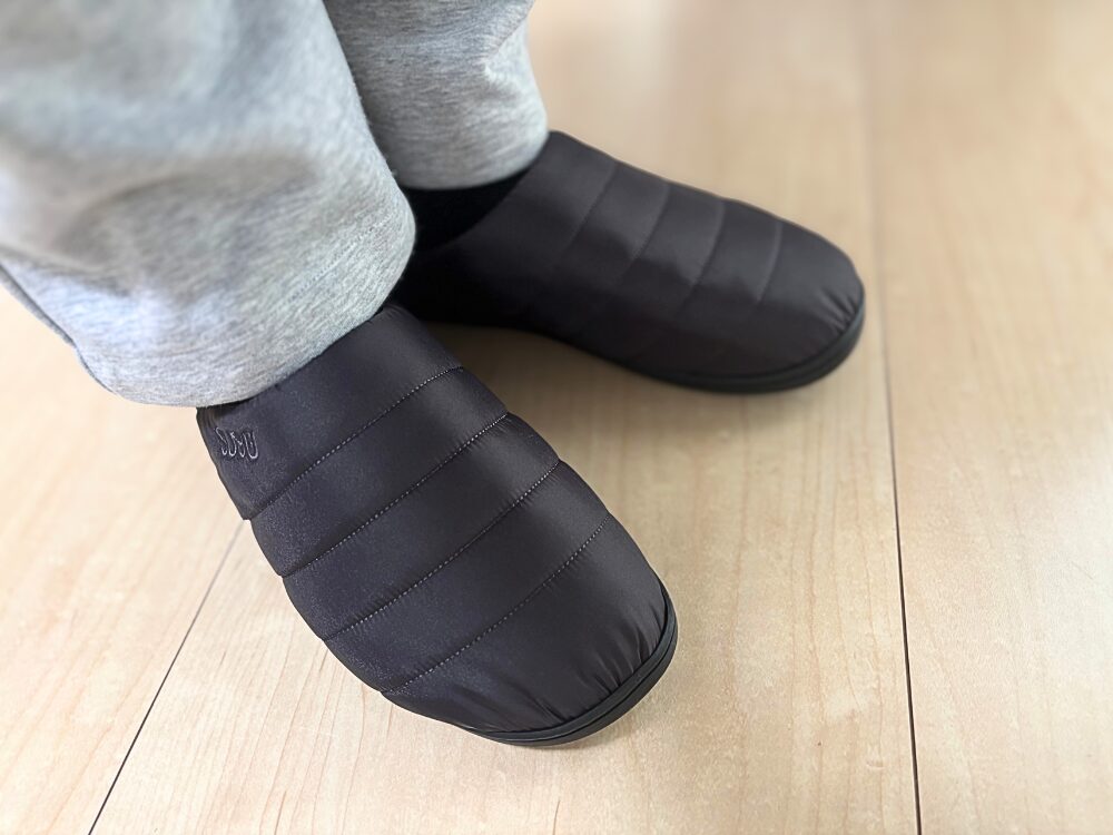 SUBUサンダルを実際に履いてみた画像