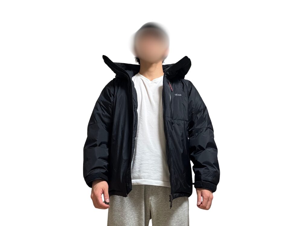 NANGAオーロラテックス ダウンジャケットのジッパーを開けた状態の着用画像