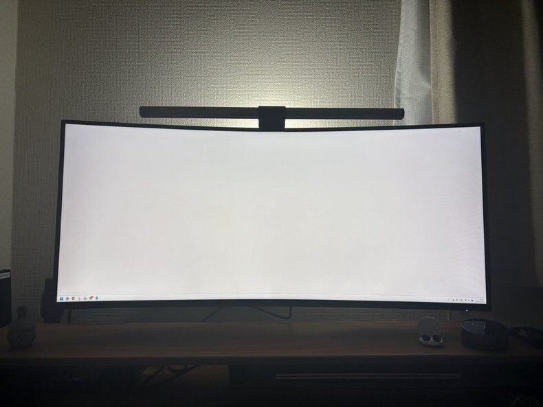 BenQ ScreenBar Halo　バックライト画像