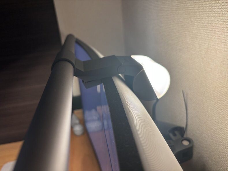 BenQ ScreenBar Halo　クリップ　画像