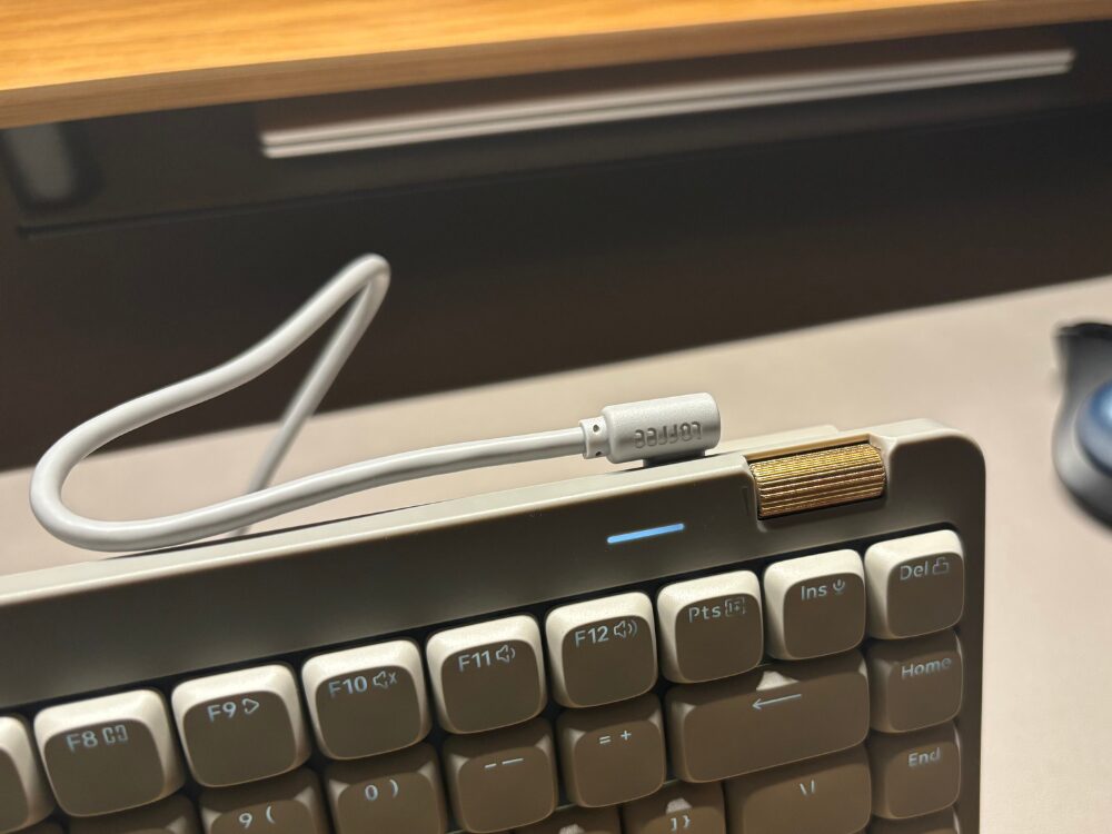 Lofree flow Lite 84　充電　画像